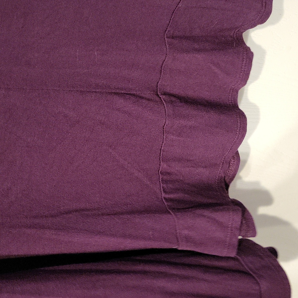 LOGO V-Neck Top - Picture 3 of 4